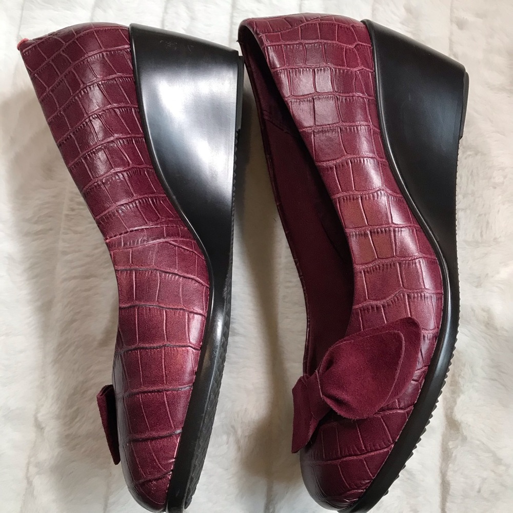 Vionic wedges - Picture 2 of 6